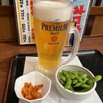 湯快爽快 - ビールセットの枝豆とキムチ