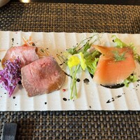 神戸牛ステーキIshida. 生田新道店 - 前菜(神戸牛ローストビーフ＋スモークサーモン)