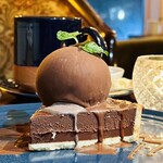 パイル カフェ エビス - ･チョコレートタルトチョコアイスクリー  ム添え ¥800