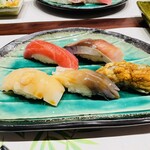 Kyou To Sushi Momonoki - 