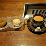 焼肉うしごろ - ホットコーヒーとスイートポテト、バニラアイスです。
