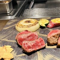 大阪鉄板焼き 神戸牛 TATARA - 