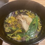 Sousaku Kushiage Benie - 椀　ゆり根、菊菜、舞茸