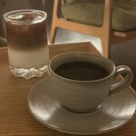 喫茶葦島 - カフェインレス珈琲(カフェオレアイスとホット) 各980円