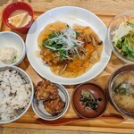 おぼんdeごはん - 料理写真:【2023/12】豆腐ハンバーグ定食＋竜田揚げ2個