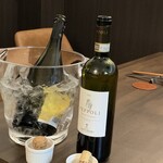 Trattoria Annamaria - スプマンテにキャンティ