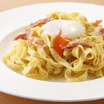 Carbonara with hot egg (single item)