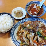 円喜家 - ランチBセット930円（豚肉と白菜と春雨の煮込）