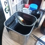 とん、とん、トン - ひん曲げて、ソースポットにピッタリサイズ。