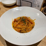 月と太陽ブルーイング 本店 - パスタは結構時間かかってたような、抜群に美味しい。