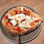 PISOLA - マルゲリータピザ