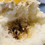 こひる庵 - 中には黒みつくるみ♪サクサク食感が良き♡