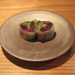 Yuunowa - (一品目) スマガツオと香味野菜の巻物