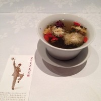 四川豆花飯荘 東京店 - お茶をついでくれる職人さんの技術に脱帽