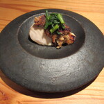 裕の輪 - (三品目) 鰆(藍島)の幽庵焼き、春菊の浸し、焼き味噌(カシューナッツ、原木の茸、甘味に梨)