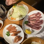 ホルモン・ジンギスカン たたら - 追加のウインナー、鹿肉、野菜焼き