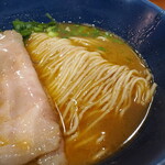 横濱丿貫 - きちんと揃えられた麺