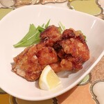 トリワイン ＰＩＫＯＳＨＨＨＵ - から揚げ