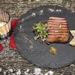 黒毛和牛専門店 ステーキ＆肉寿司 きりしま牧場 - 