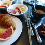 ZEN LOUNGE - 翌朝、コンチネンタルブレックファースト