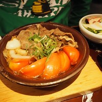 やさい家めい 表参道ヒルズ本家 - 濃厚なトマトがお肉の旨みを引き立てる「トマトと国産牛のすき煮」