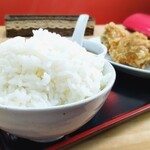 Chuugokuryouri Fuji - から揚定食(￥970)。こんもりご飯。