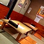 Eboshi - 店内はカウンター、テーブル、座敷と広めですが日曜日の17時頃はほぼ満席でした(｡>﹏<｡)予約必須です！