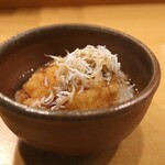 串焼 大助 - お通しはシラスおろし