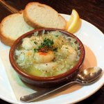 バール イタリアーナ ソウル フリー - エビとしらすのアヒージョ