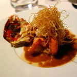 レストラン・セン - 活けオマール海老のポワレ　ポロネギのマリネと甲殻類のソースで