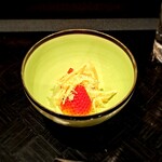 四季彩ダイニング　春 - シンプルにサッパリとイチゴのデザートキビ糖乗せ