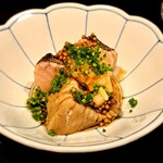 四季彩ダイニング　春 - ●江戸前の鰆：皮目の炙りとマスタードのプチプチ食感が楽しい