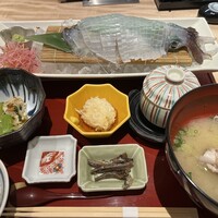 対馬のどぐろとイカ活き造り 博多 魚蔵 都ホテル店 - 活きいか御膳6446円