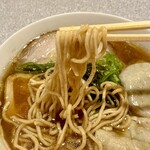 焼豚らーめん じゅんこ - 全粒粉入りの麺