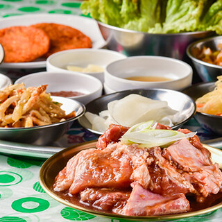 Enjoy authentic Samgyeopsal in Korean style