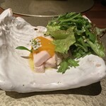 BUCHI - あわじ鶏のサラダ仕立てナルトオレンジジュレ