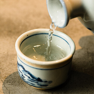 全国各地の美味しい日本酒が勢揃い。お好きな一杯を楽しんで