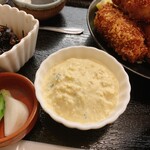八丁堀 朋 - 広島県産牡蠣フライ定食　タルタルソース