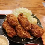 Hacchouboritomo - 広島県産牡蠣フライ定食　メインの牡蠣フライ5個