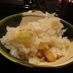 日本料理 晴山 - 栗とクルミの炊き込みご飯