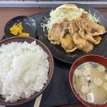 Bang Bang - もちぶた生姜焼き定食　1100円　ライス大盛り　100円！