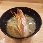 Sushi Kiraku - お椀。海老出汁で旨味十分