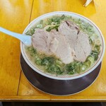 ふくちゃんラーメン英美 - ラーメン大盛り（ネギ多め）800円