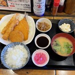 武蔵ノ麦穂 - ミックスフライ定食。大きな…