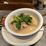 タイ食堂 くるみ - 季節の蒸し魚　アンコウ　あん肝付き