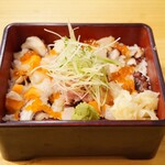 Tsukijidomburiyokochoukaisenhayashiya - ●上海鮮ちらし　2,200円