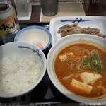 Matsuya - 牛カルビ＆チゲ＆缶ビール