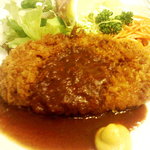 キッチンスズキ - ソースは酸味があり爽やか