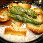 RIGOLETTO　WINE　AND　BAR - グリーンアスパラガスとバケットのグリュイエールチーズ焼き