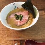 ラーメン イッケン - レンゲが温められてて気が利いてる！